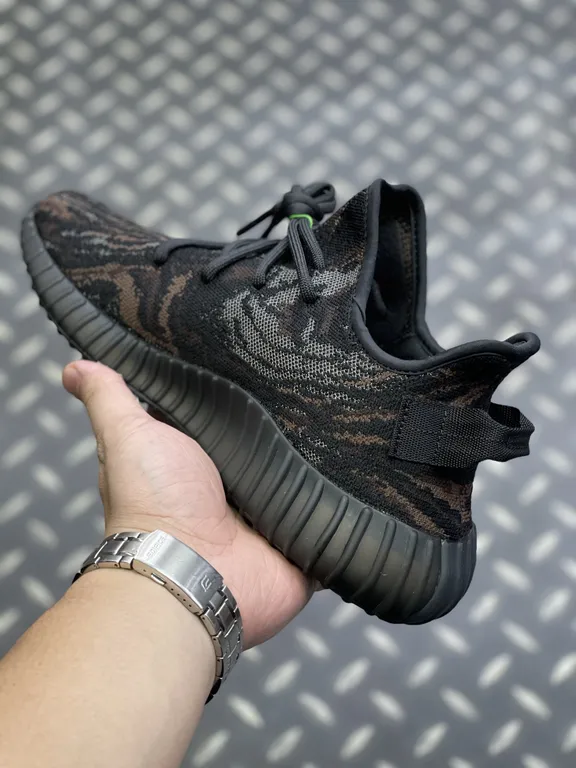 Yeezy Shoe 